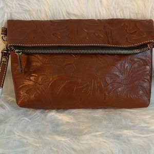NWT, Patricia Nash tooled leather wristlet